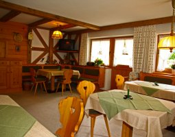 img_0049b.jpg img_0049b.jpg